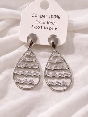 Silver Teardrop Zigzag rhinestone Dangle Earrings 18k over copper 925 posts